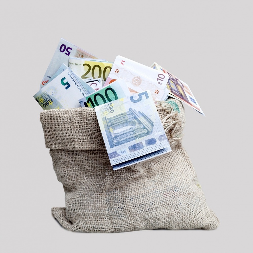 Jute zak vol met briefgeld